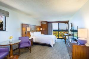 Junior King Suite with Ocean View room in Hilton Garden Inn Kauai Wailua Bay HI