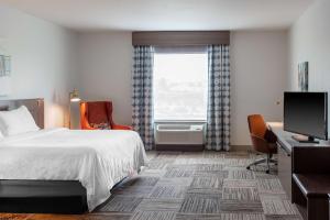 Deluxe King Room room in Hilton Garden Inn North Little Rock