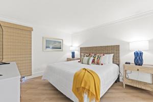 Edgewater Beach Resort #207 Tower 2 by Book That Condo