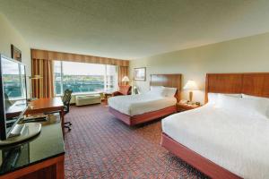 Queen Room with Two Queen Beds with View room in Hilton Garden Inn Manchester Downtown