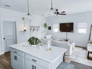 Lovely Modern 2/2: Bright, Minimal, and Comfy - Blocker