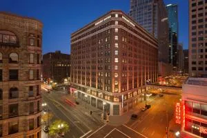 Embassy Suites By Hilton Minneapolis Downtown Hotel - مينيابوليس