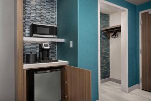 Deluxe King Room - Hearing Access room in Hilton Garden Inn Florence Cincinnati Airport South
