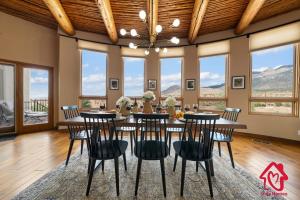 Elenas Sandia Sanctuary - An Irvie Home