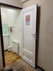 Appartements AUTHENTIQUE STUDIO au COEUR du VILLAGE PROVENCAL : photos des chambres