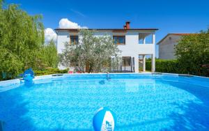 The Willow Garden Apartment House