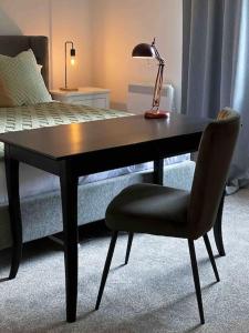 Modern flat near train station with free parking