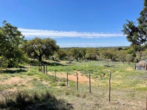 Ranchette Apartment- beach access small lake view