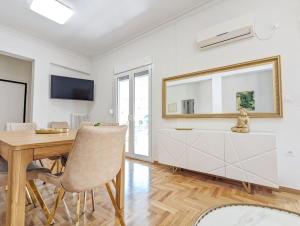 Athens Divas Soul Suite