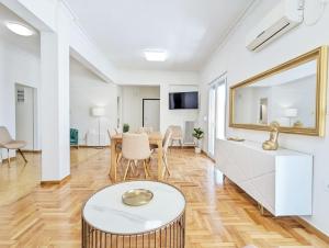 Athens Divas Soul Suite