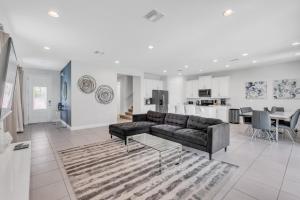 4 BR Spacious House in Encore Near Disney