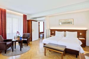 Superior Double Room room in Radisson Blu Hotel Altstadt