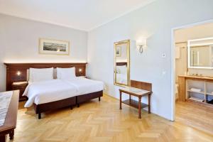 One-Bedroom Suite room in Radisson Blu Hotel Altstadt