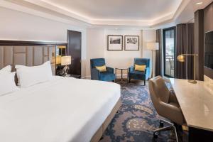 Standard Room with Balcony and Creek View - 25% Discount on F&B  and SPA room in Radisson Blu Hotel Dubai Deira Creek