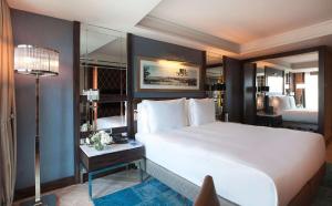 Executive Room with Golden Horn View  room in Radisson Blu Hotel Istanbul Pera