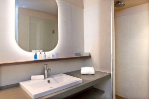 Junior Suite room in Radisson Blu Hotel Rouen Centre