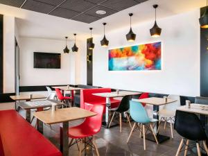 Hotels IBIS Cannes Mouans Sartoux Piscine parking gratuit : photos des chambres