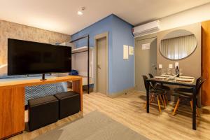 Confortável Loft em Condomínio com Piscina