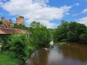 Maisons de vacances Attractive holiday home in Auvergne : photos des chambres