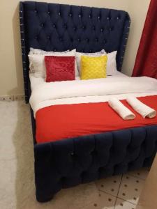 Lux suites Meridian Court Apartments