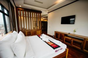 Sisombat Plaza Hotel