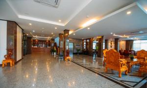 Sisombat Plaza Hotel