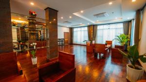 Sisombat Plaza Hotel