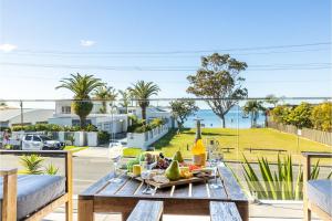Escape on Wanda, 188 Soldiers Point Rd - Spectacular views, Ducted Air Con, WiFi