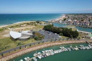 Appartement refait à neuf, 4 pers à Courseulles