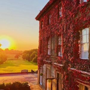 Shaw Hill Hotel Golf And Country Club