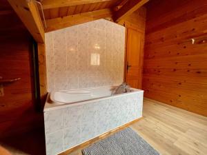 Chalets Chalet Verlaine 4* magnifique et authentique : photos des chambres