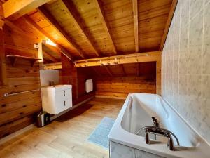 Chalets Chalet Verlaine 4* magnifique et authentique : photos des chambres