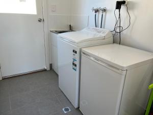 ACACIA - 6 Joy Tce Pets Welcome outside