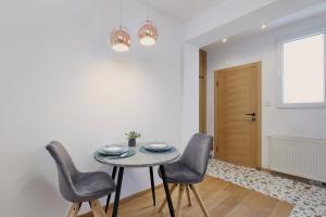 Modern Living Apts - Stylish city center studio