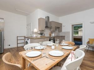 Pass the Keys Stylish apartment in Central Bath