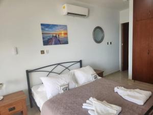 Panoramic Hilltops A04