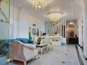 WHITE COFFEE HOUSE HOTEL