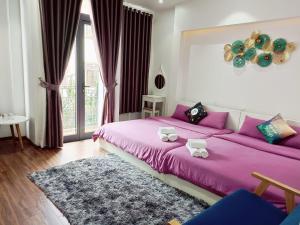 WHITE COFFEE HOUSE HOTEL