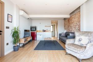 Comfortable apartment with private terrace