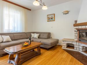 Holiday Home Lukata by Interhome