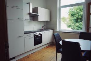 BHV - 5 bedroom - 2 Bathroom - kitchen - central