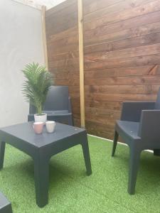 Studio cosy avec terrasse, proche Chantiers et Airbus