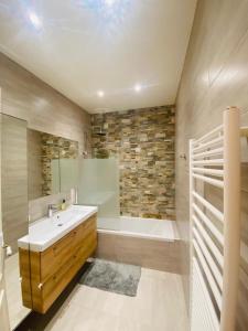 Promenade des Anglais Carré dor - 2 mins plages