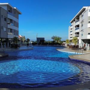 Apto de praia nos Ingleses - condomínio com piscina