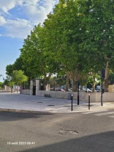Hotels KYRIAD ORANGE Centre Ville - HOTEL & RESTAURANT & BAR - La Galerie d'Art des Princes - Provence Alpes Cote d'Azur - France - Proche A7-A9 - exit21- Chateauneuf-du-Pape Avignon Bollene Nimes - 24h-24h : photos des chambres