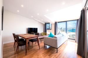 Homie Suites - Newly Built Seaside Apartments on Bakırköy Shore