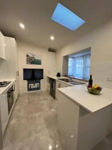 Close to CBD Renovated Cottage - Broadview