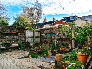 Lovely 1 Bed Apartment with Parking close to City - Pass the Keys