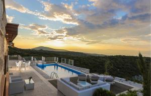 Villa Dol Hills Estate