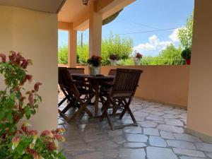 The Lake House -Trichonida Lake